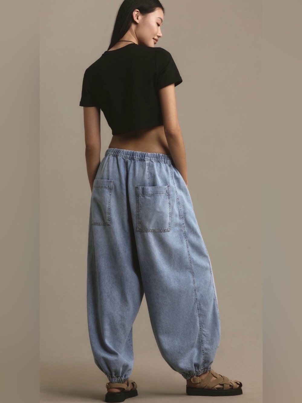 Pilcro Beachy High-Rise
Parachute Jeans. Price firm - Picture 3 of 12
